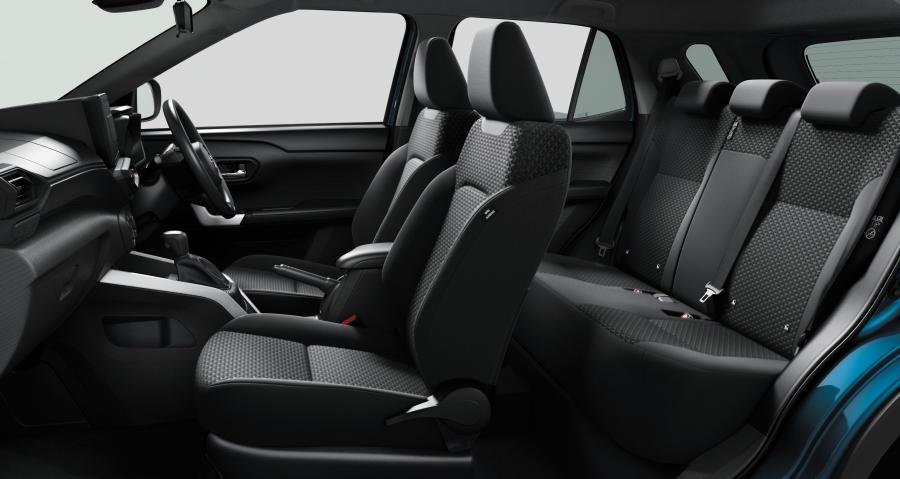 Интерьер Toyota Raize X S 2019 года  (фото 2 из 4)